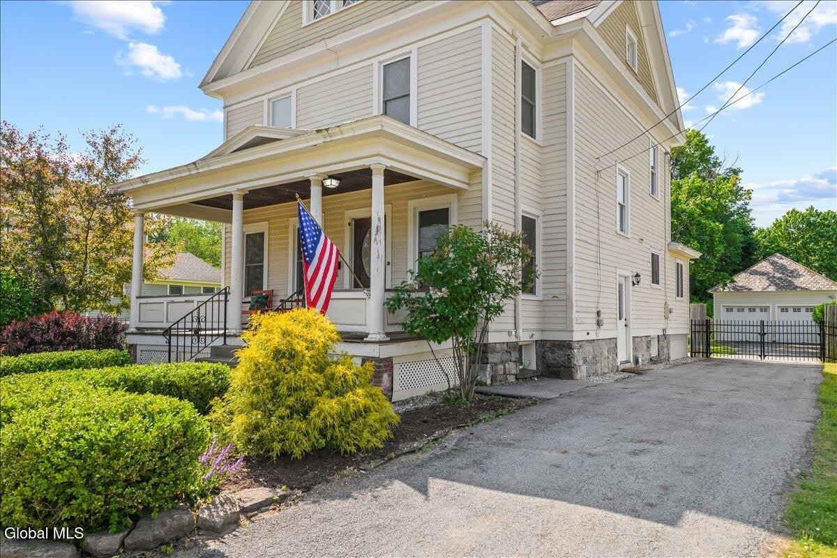 162 Lake Avenue – photo 2