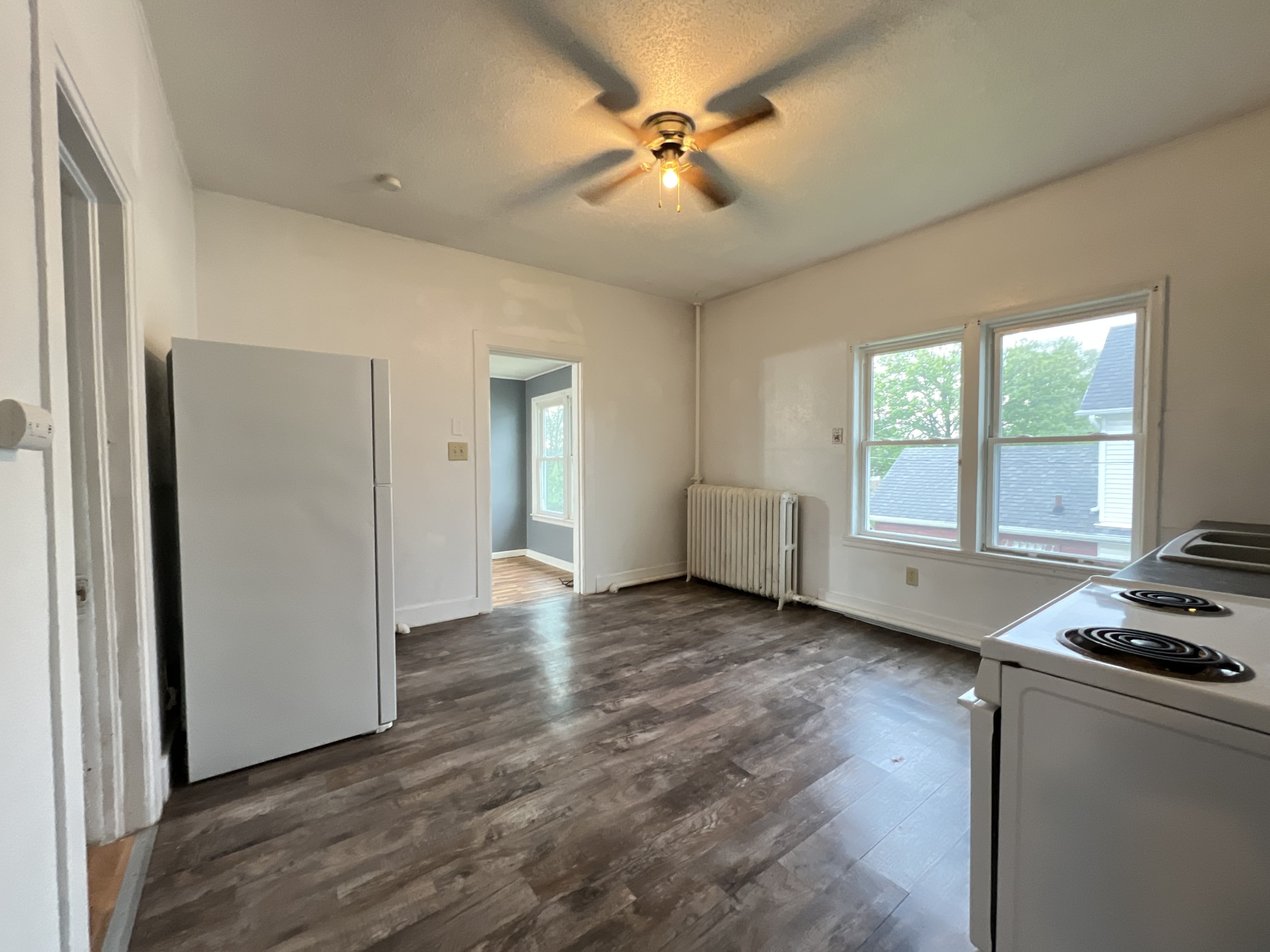 1010 1/2 Rhomberg Avenue – photo 2