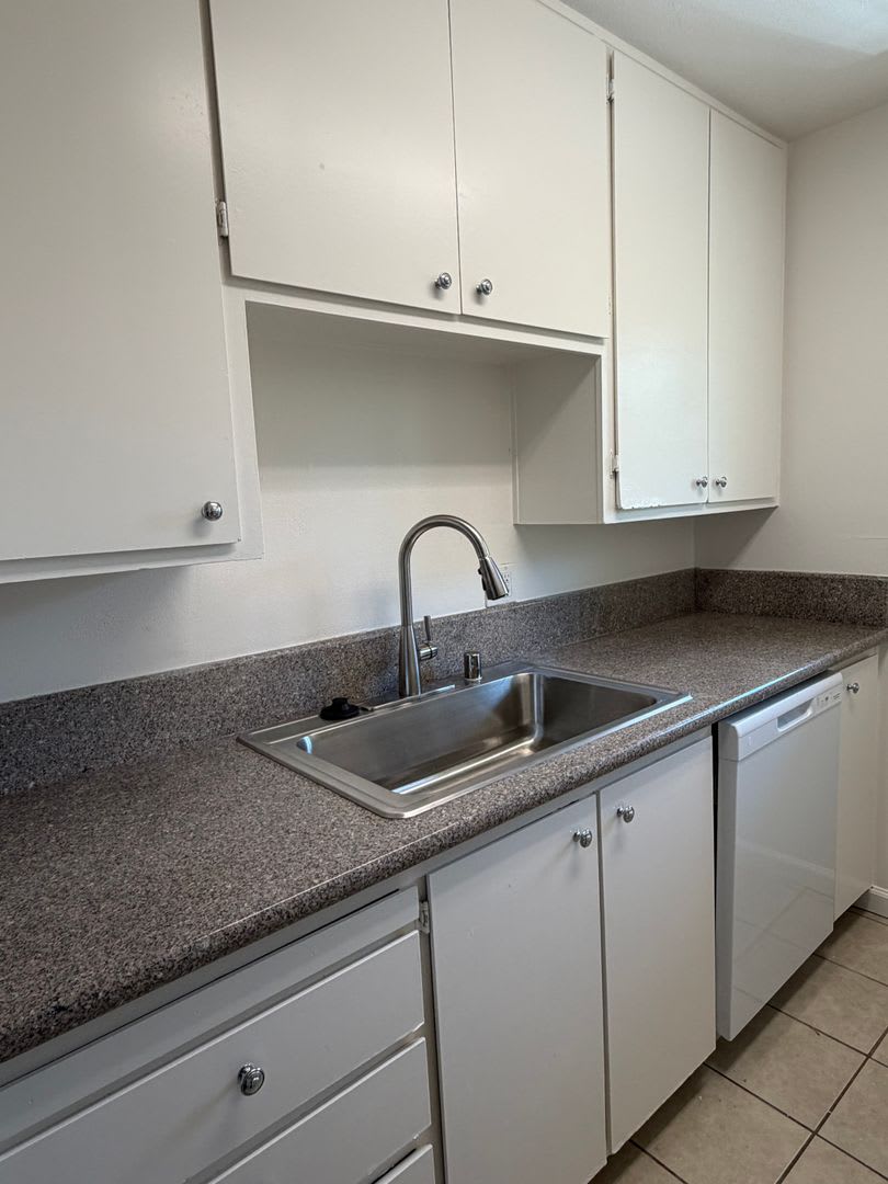 REMODELED 2 BED CONDO IN CITRUS HEIGHTS! – photo 5