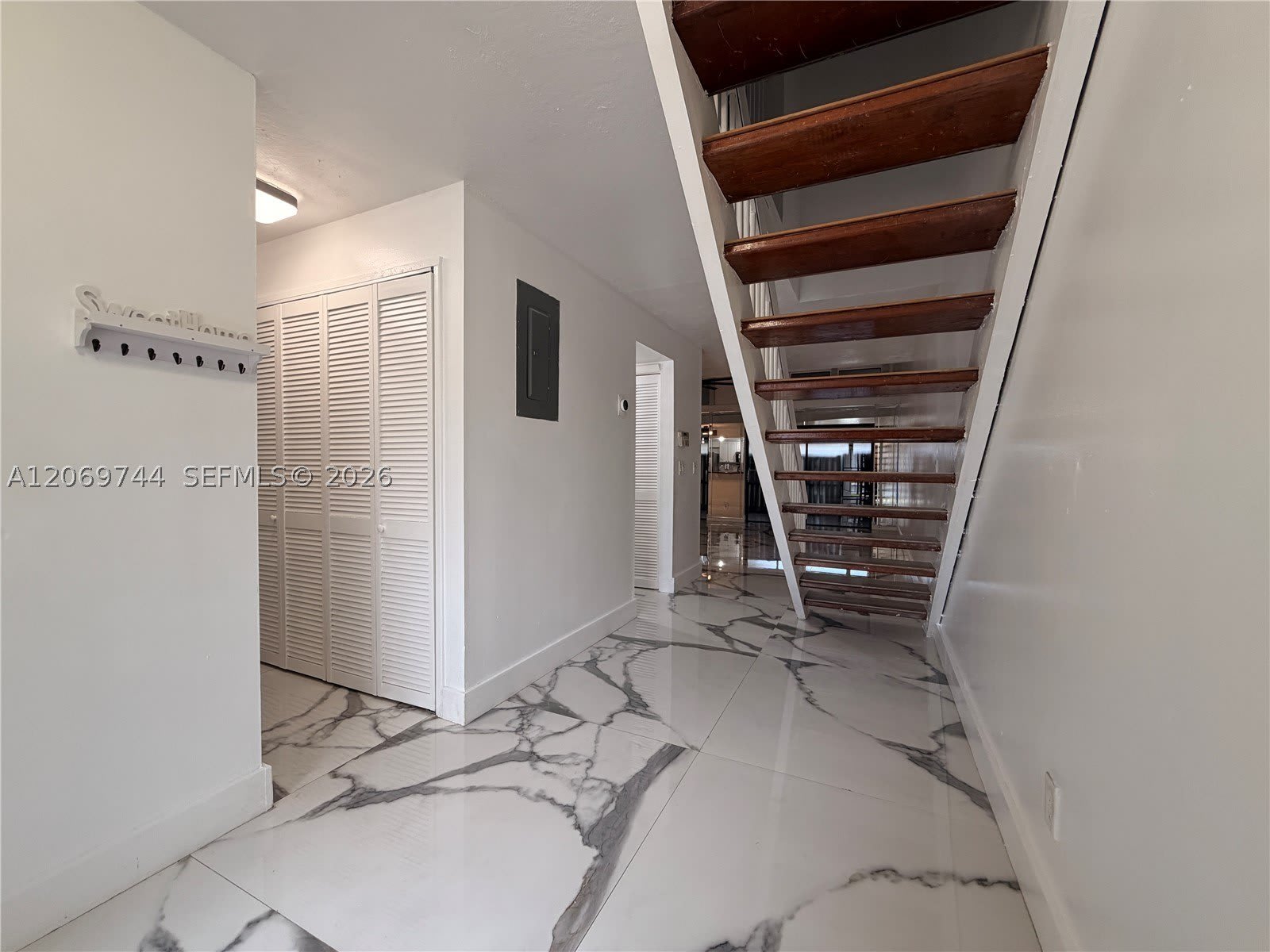 4004 SW 68th Ln – photo 3