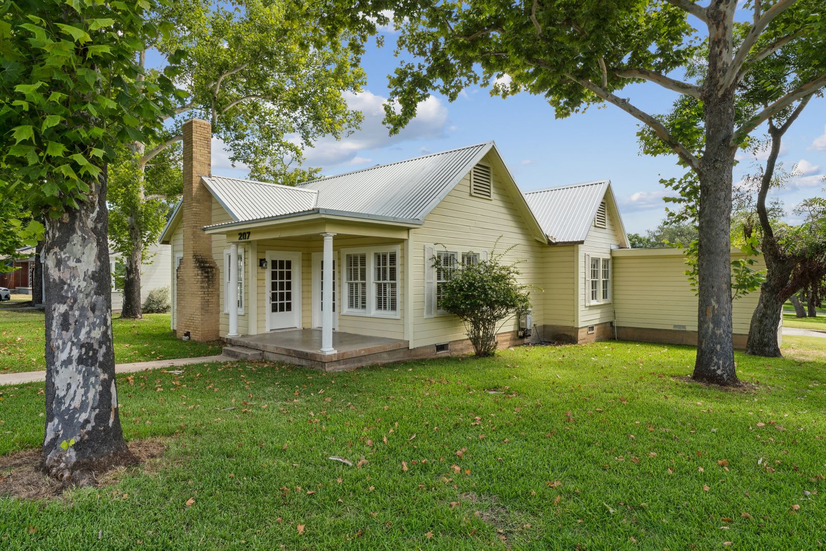 3 2 Remodeled Home In Lampasas – photo 4