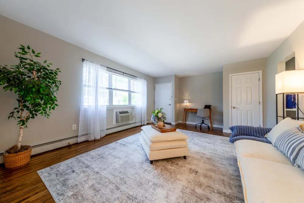 Center Grove Village – photo 2