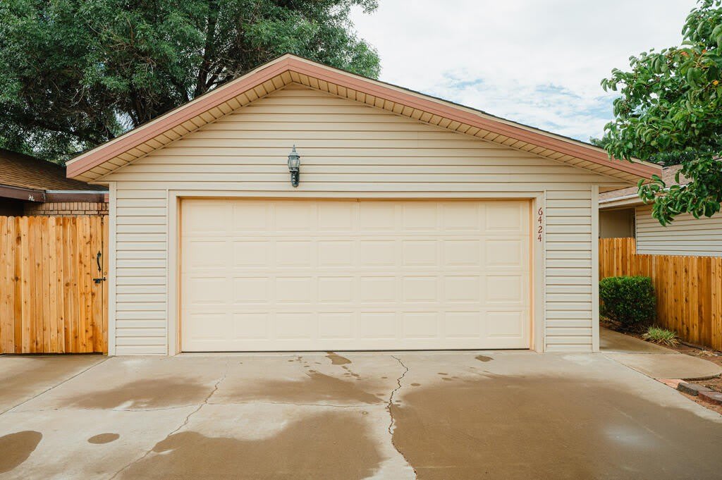 6424 Amber Dr – photo 1