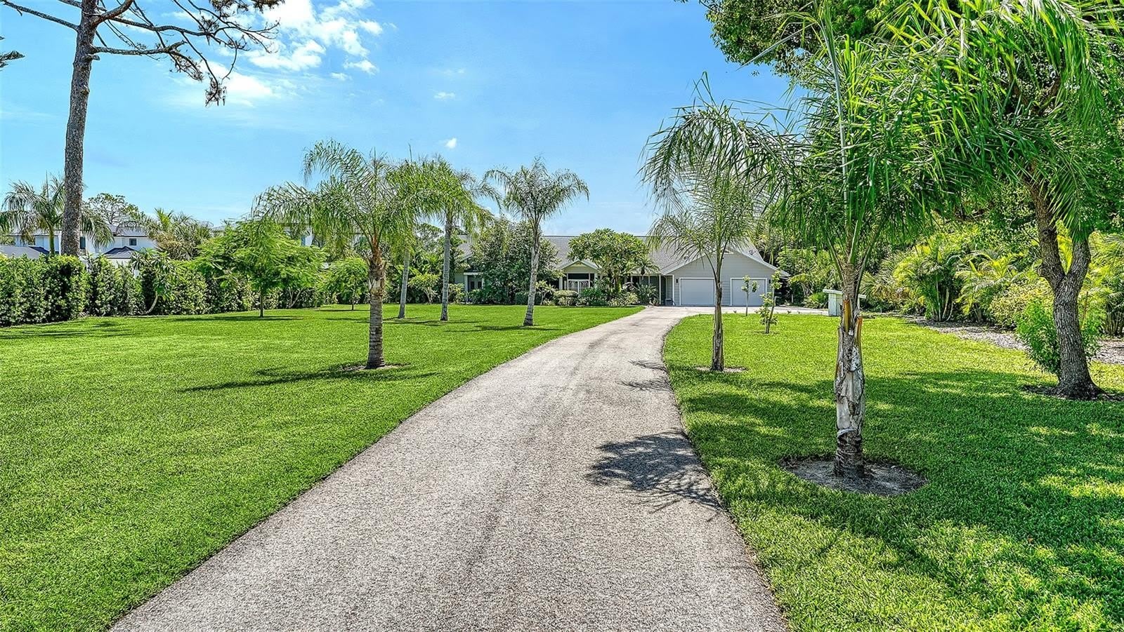 4935 RIVERWOOD Avenue – photo 5