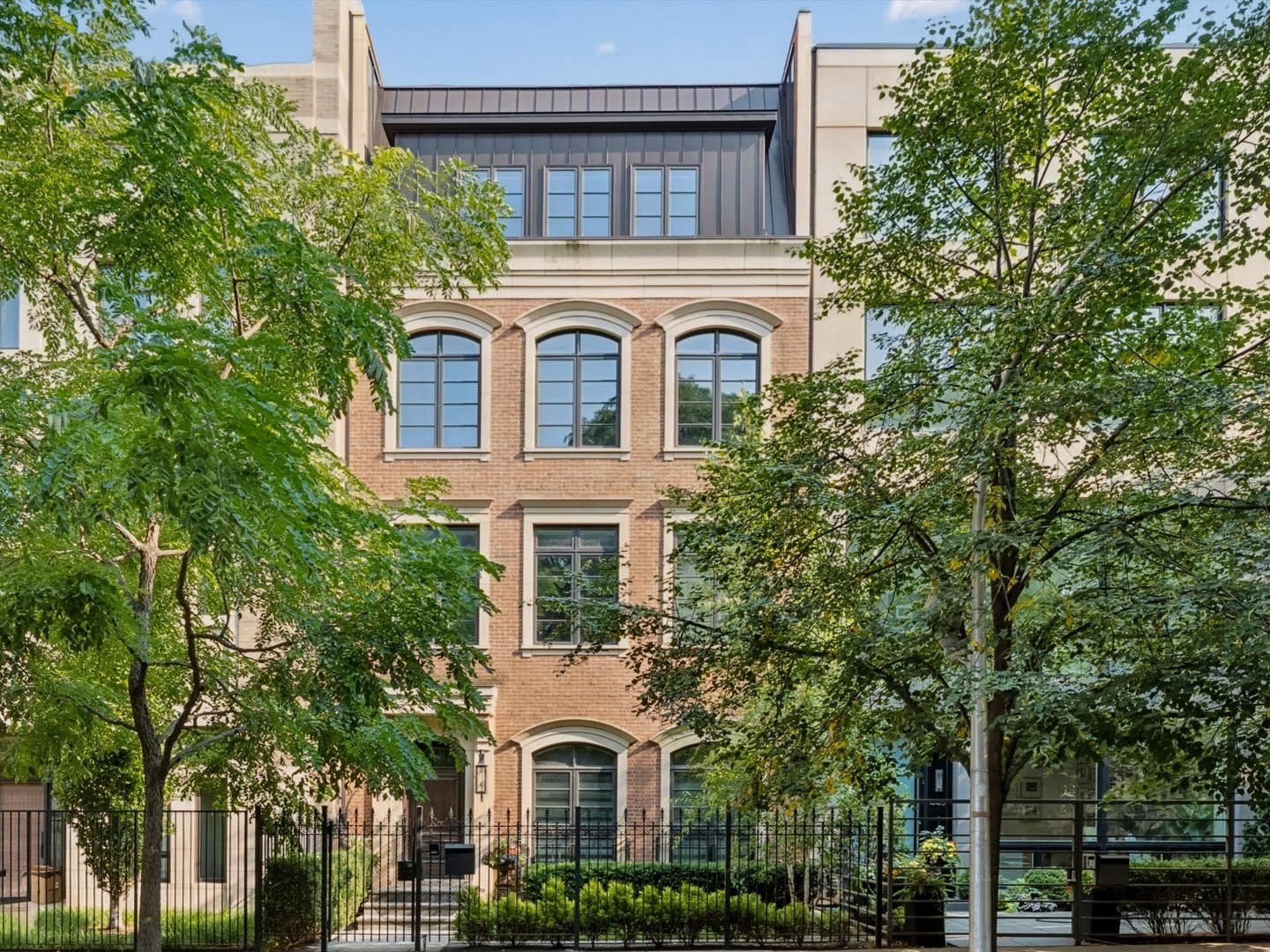 441 W Deming Place – photo 1