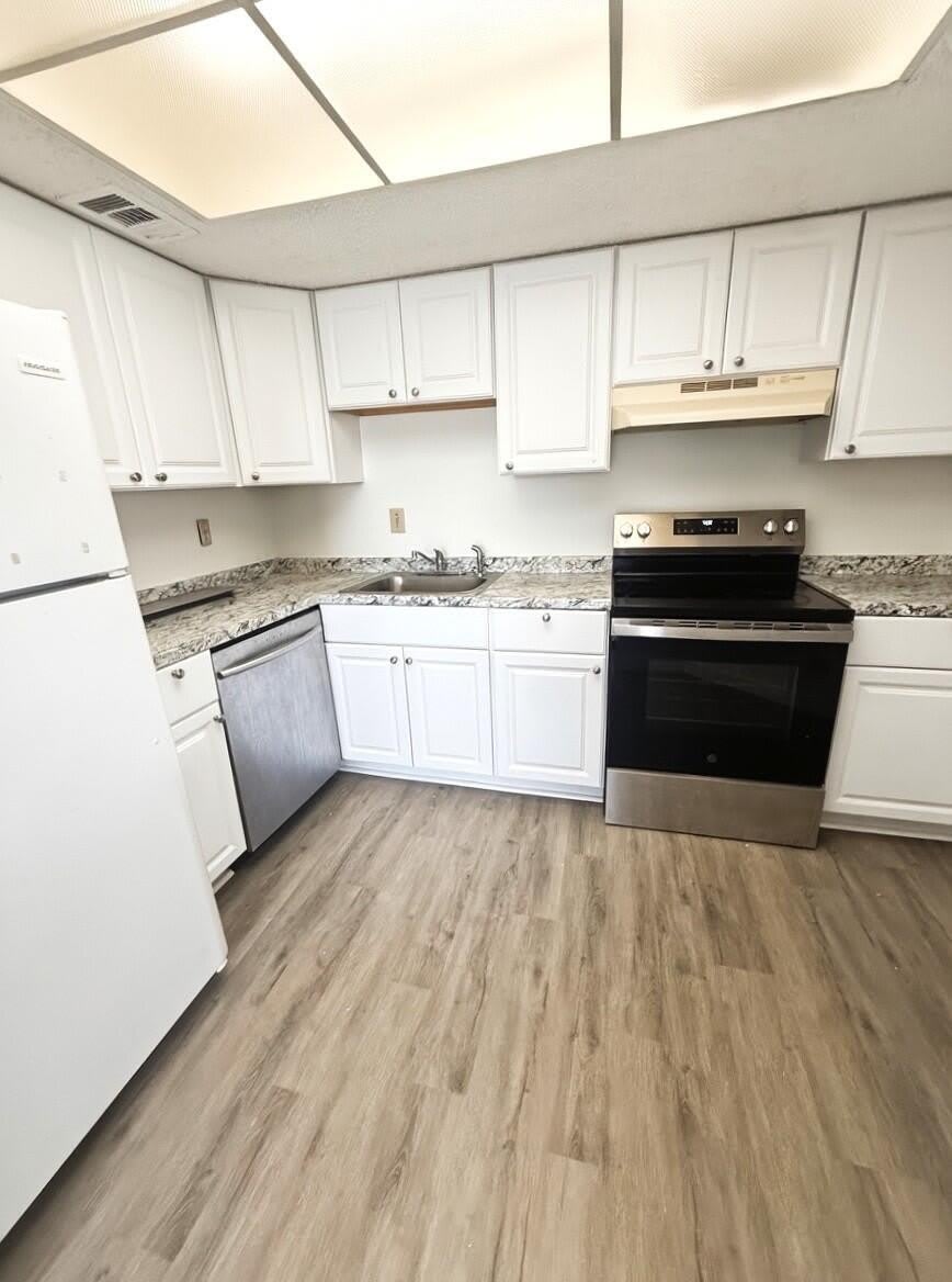 1516 SE Royal Green Circle – photo 2