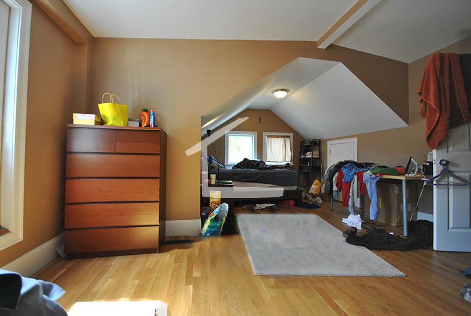 HUge 5 bed in allston – photo 4
