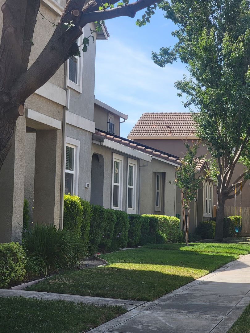 Adorable 3 bedroom 2.5 bath – photo 3