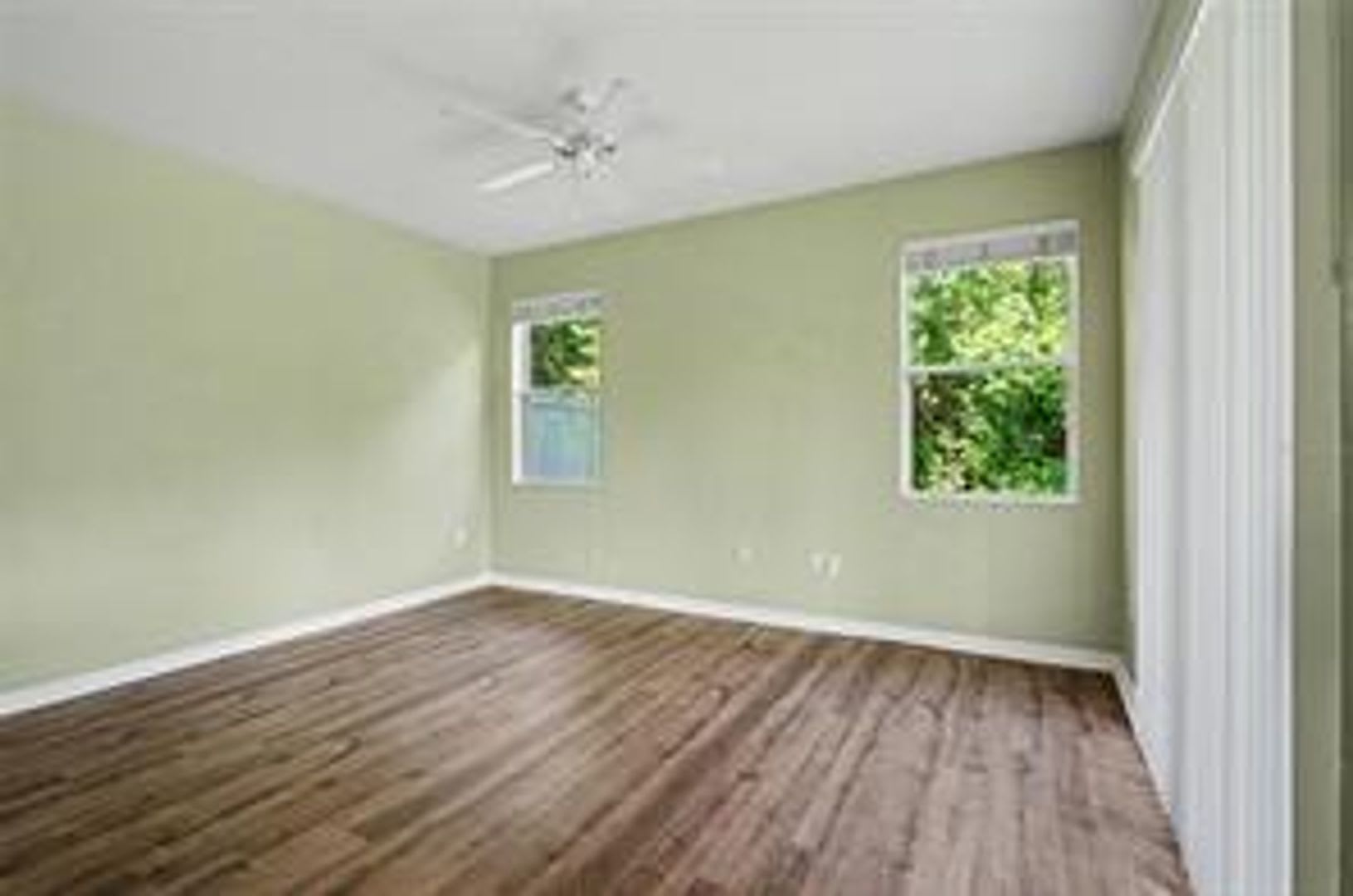 Spacious 3 Bedroom / 2.5 Bath Townhouse at Preserve at Eagle Lake – photo 5