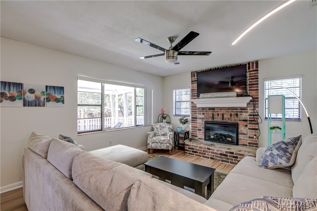 229 NE 5th Street – photo 2