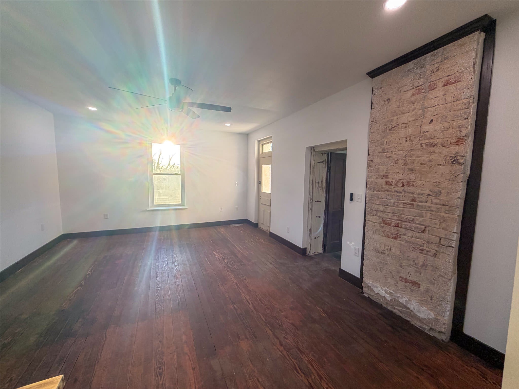 107 E Stone Street – photo 3
