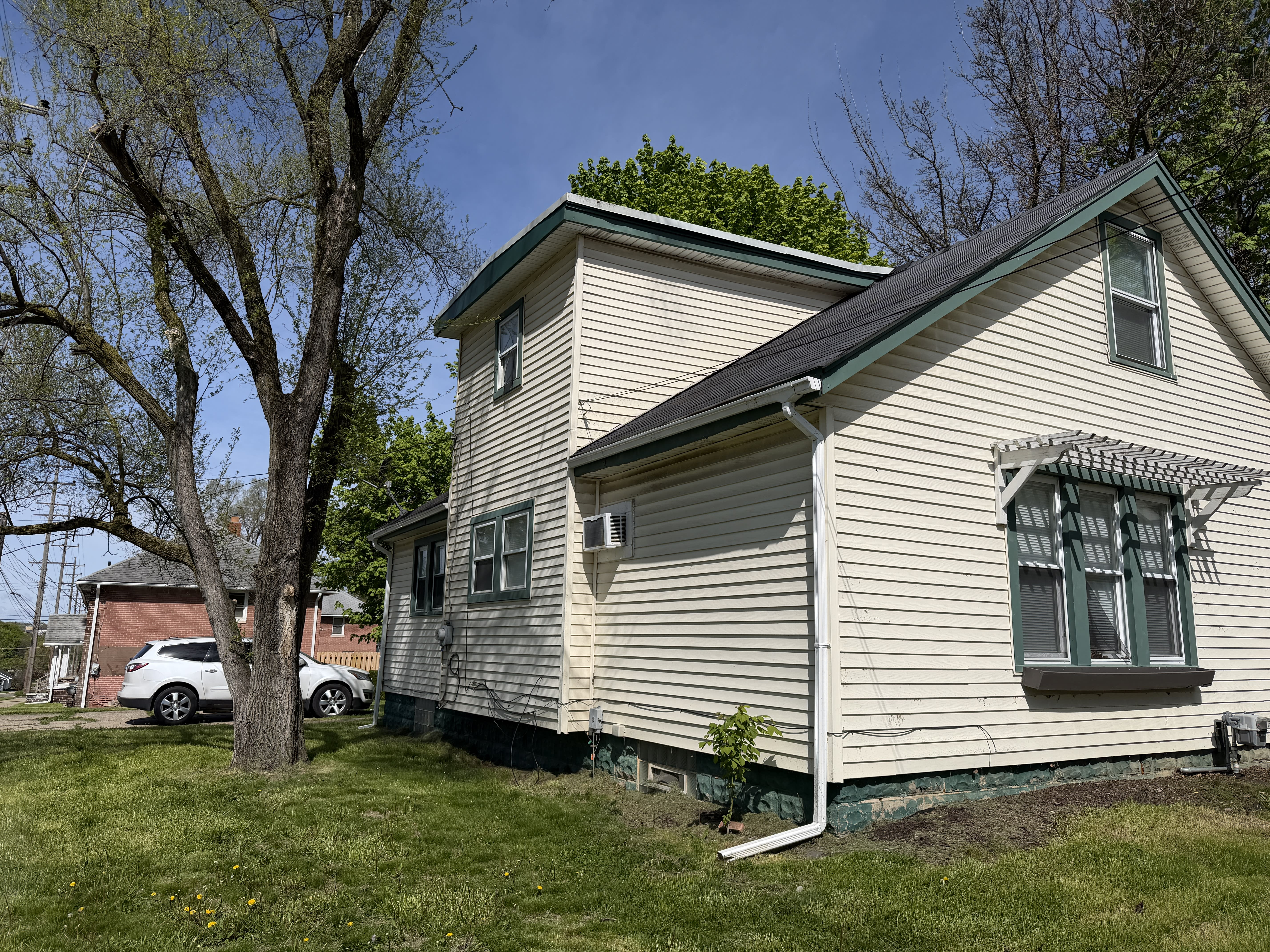 107 N Sanford St – photo 2