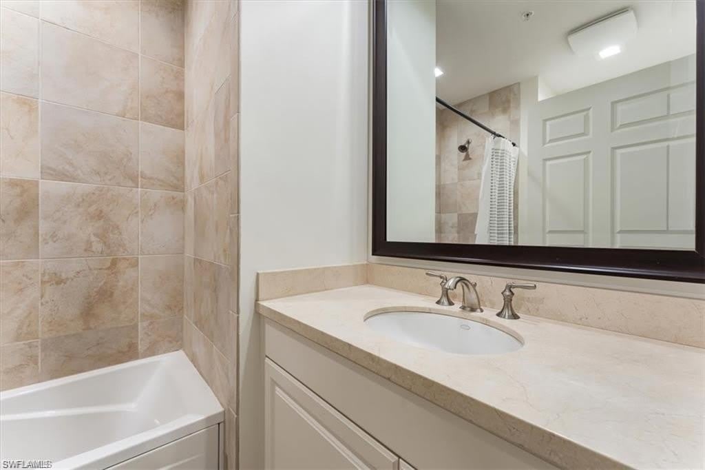5080 Annunciation Cir – photo 3