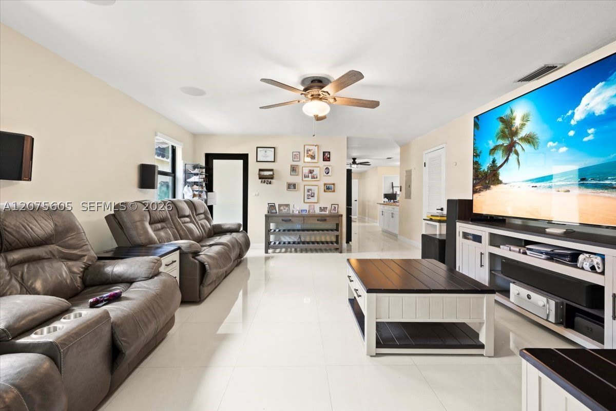 40 NW 119th St – photo 5