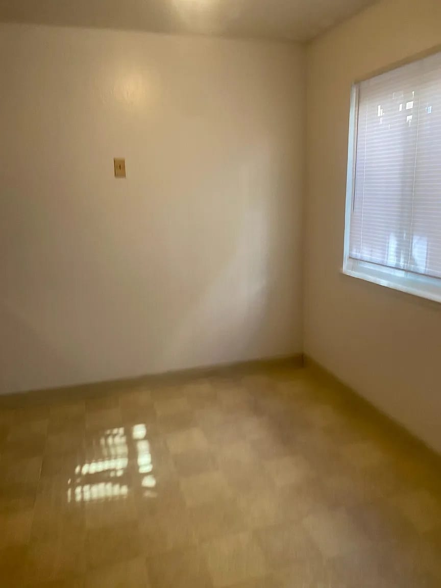 667 Villa St Apt 2 – photo 3