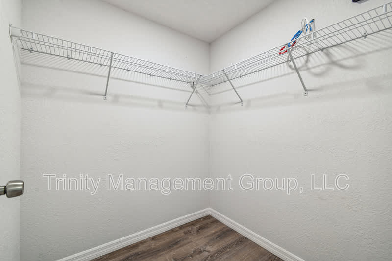 380 Jeru Blvd – photo 4