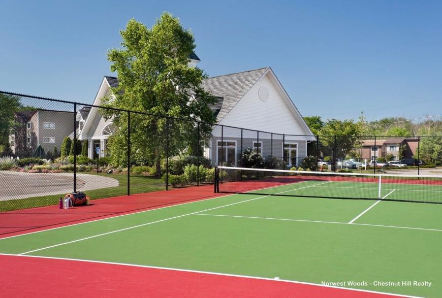 636 Norwest Dr. – photo 4
