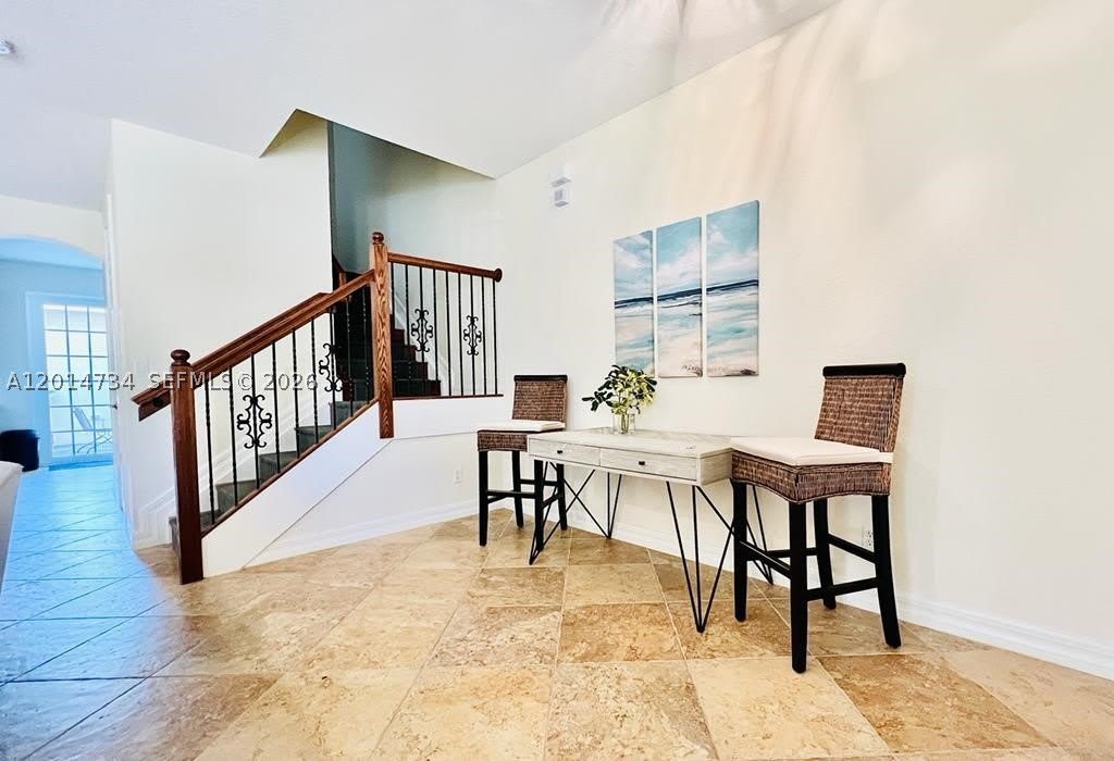 753 DAKOTA DR – photo 4