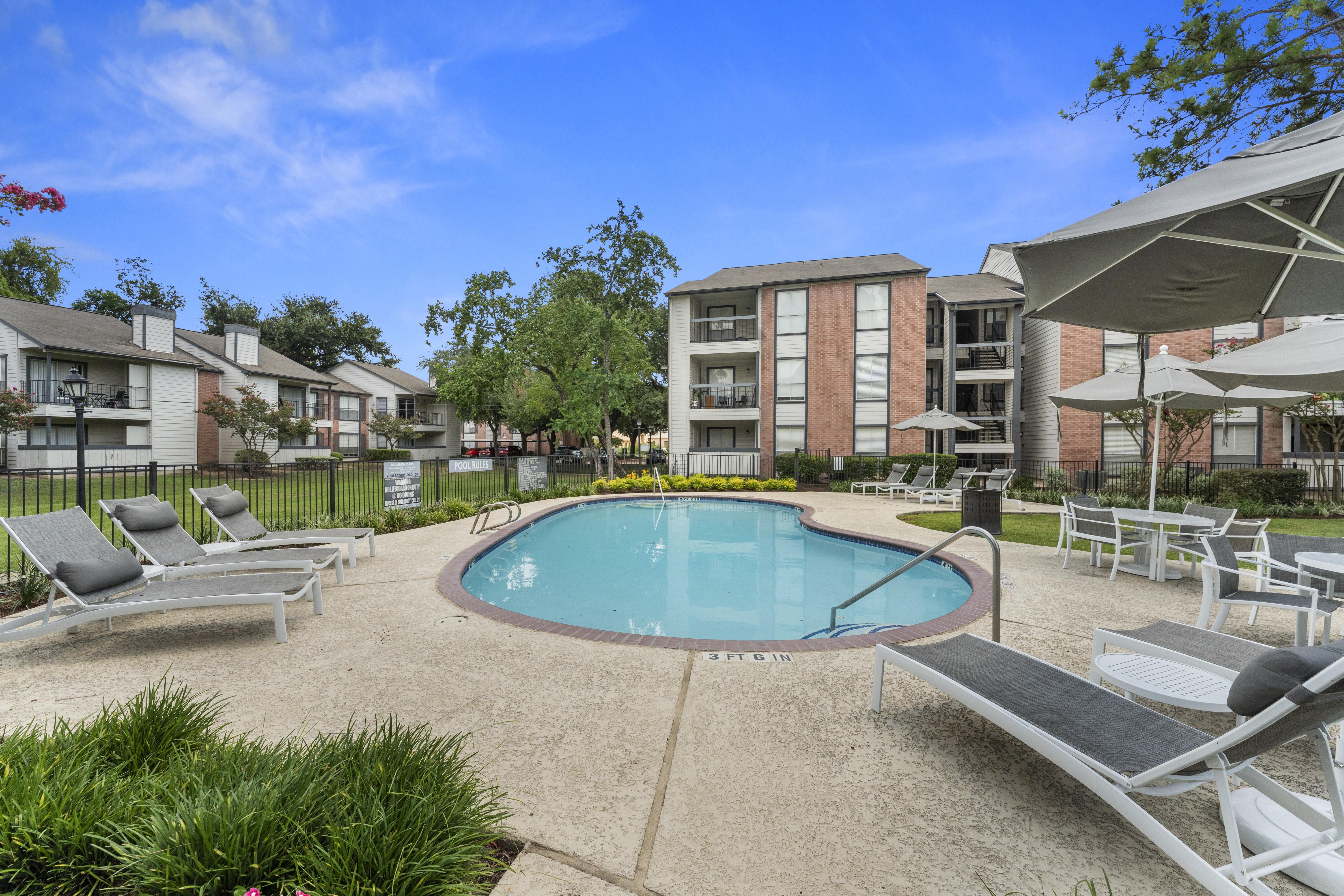 Brandon Oaks Apartments – photo 1