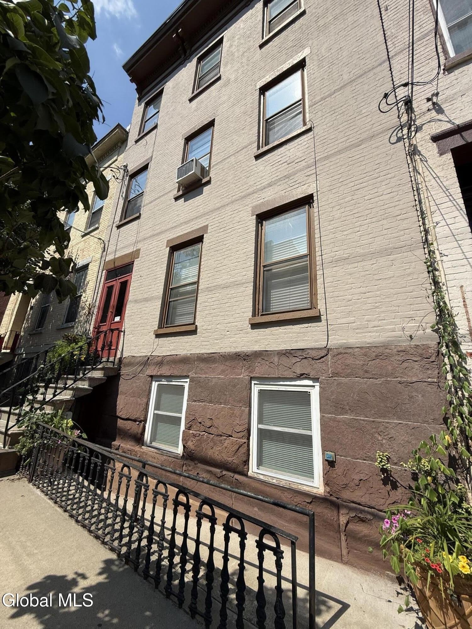 31 Elm Street – photo 2