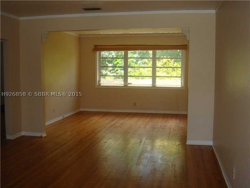 904 WALLACE ST – photo 3
