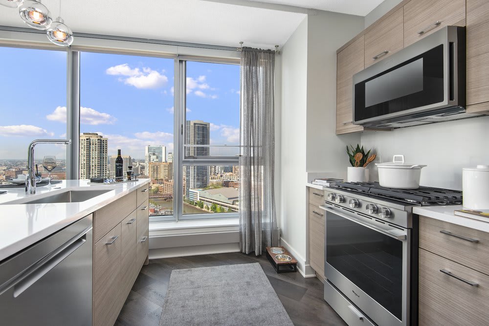 222 N Canal St – photo 2