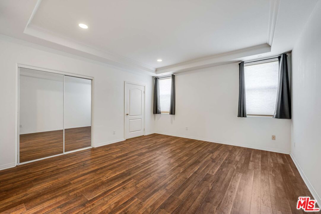 10924 Bloomfield Street – photo 2