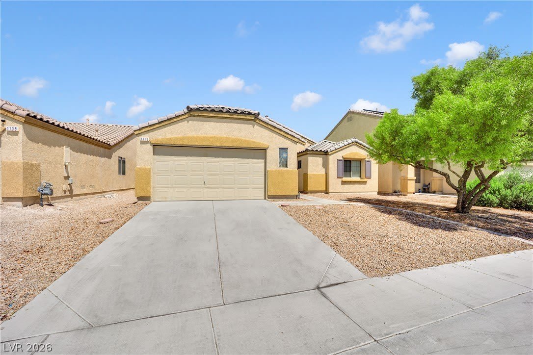 1112 Gary Carmena Avenue – photo 1