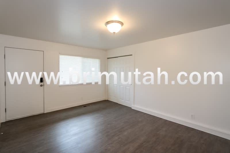 160 W. 300 N. – photo 3