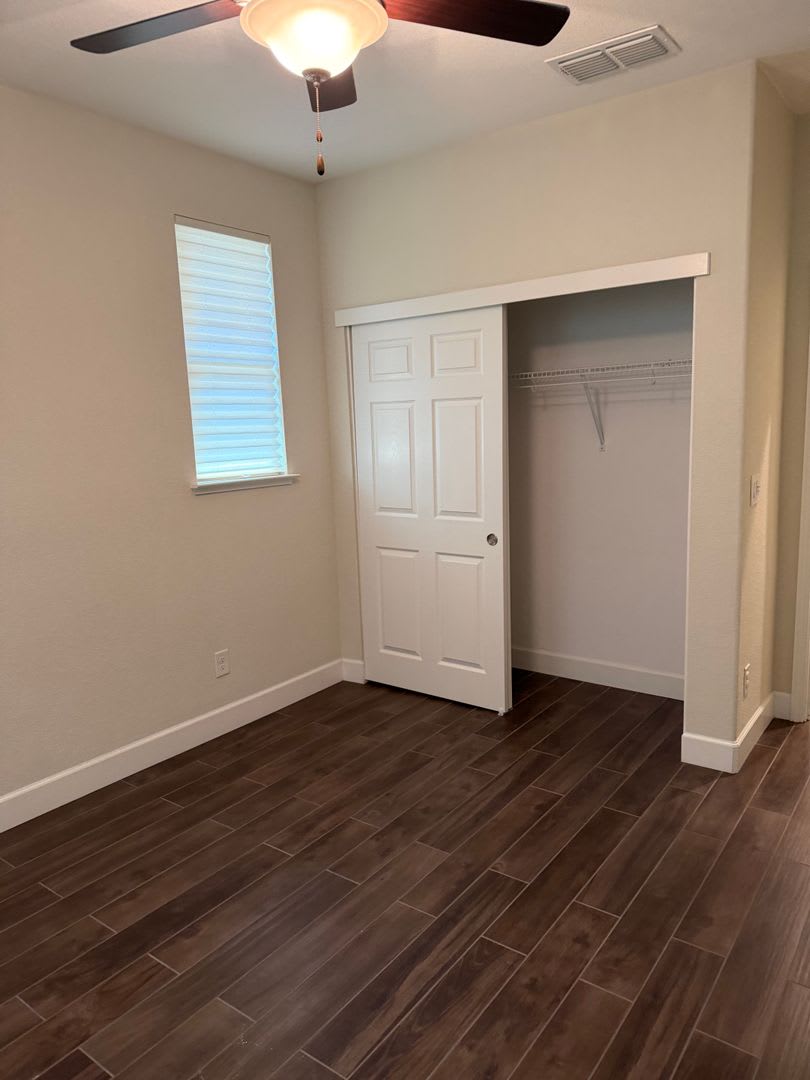 Spacious 4-Bedroom Home in The Oaks at Carmichael – photo 5