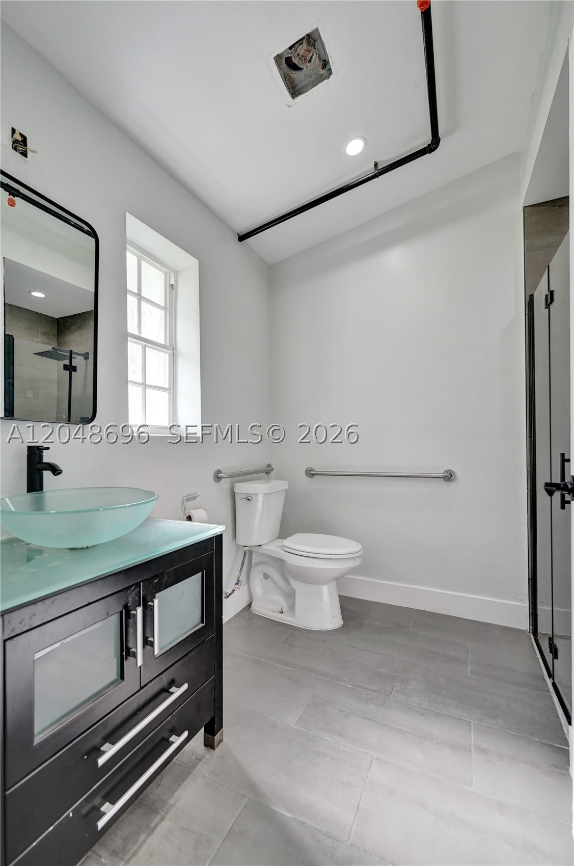 1085 NE 126th St – photo 2