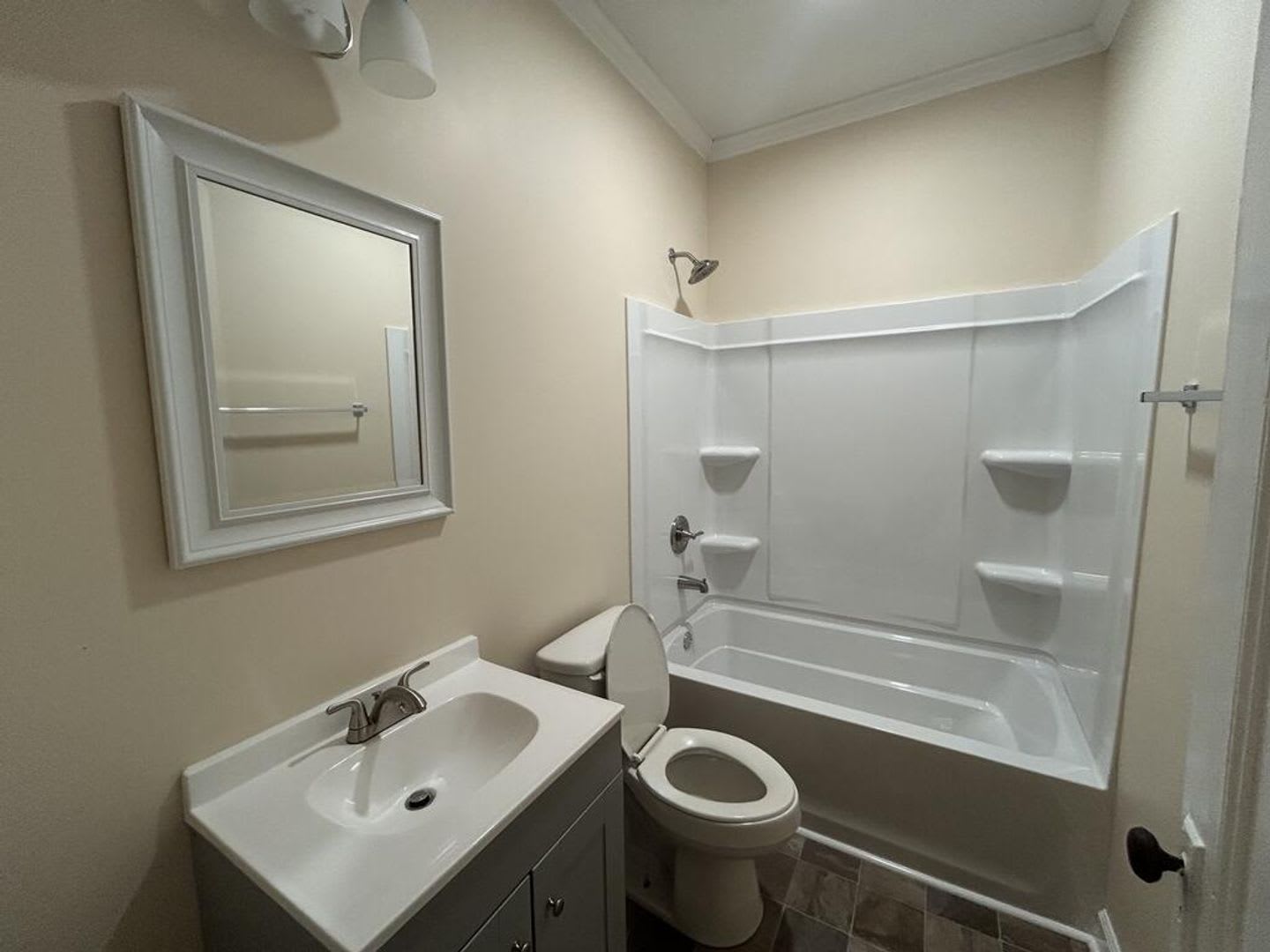 2139 Andrews Ave Apt 2 – photo 3