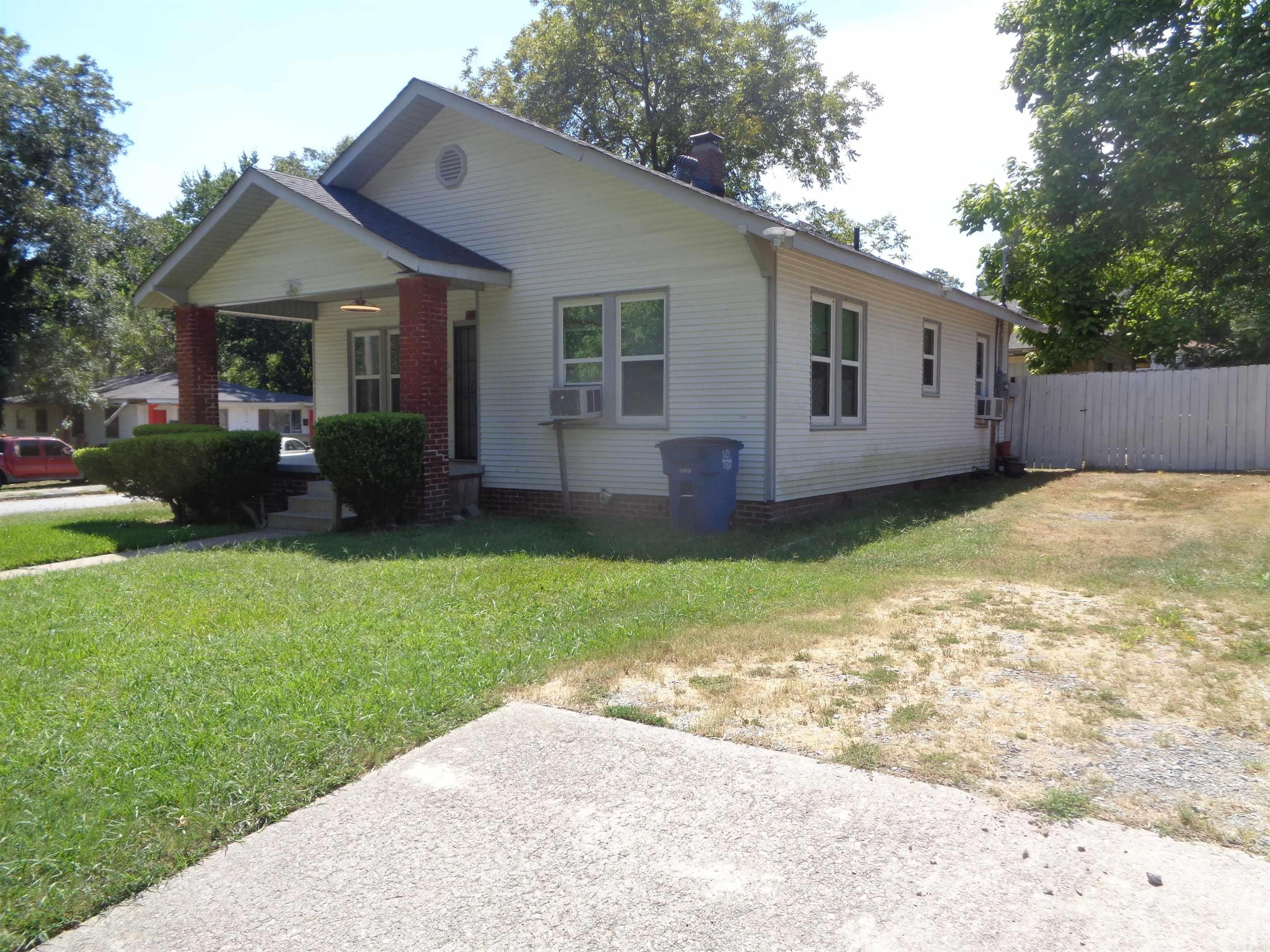 1201 Division Street – photo 3