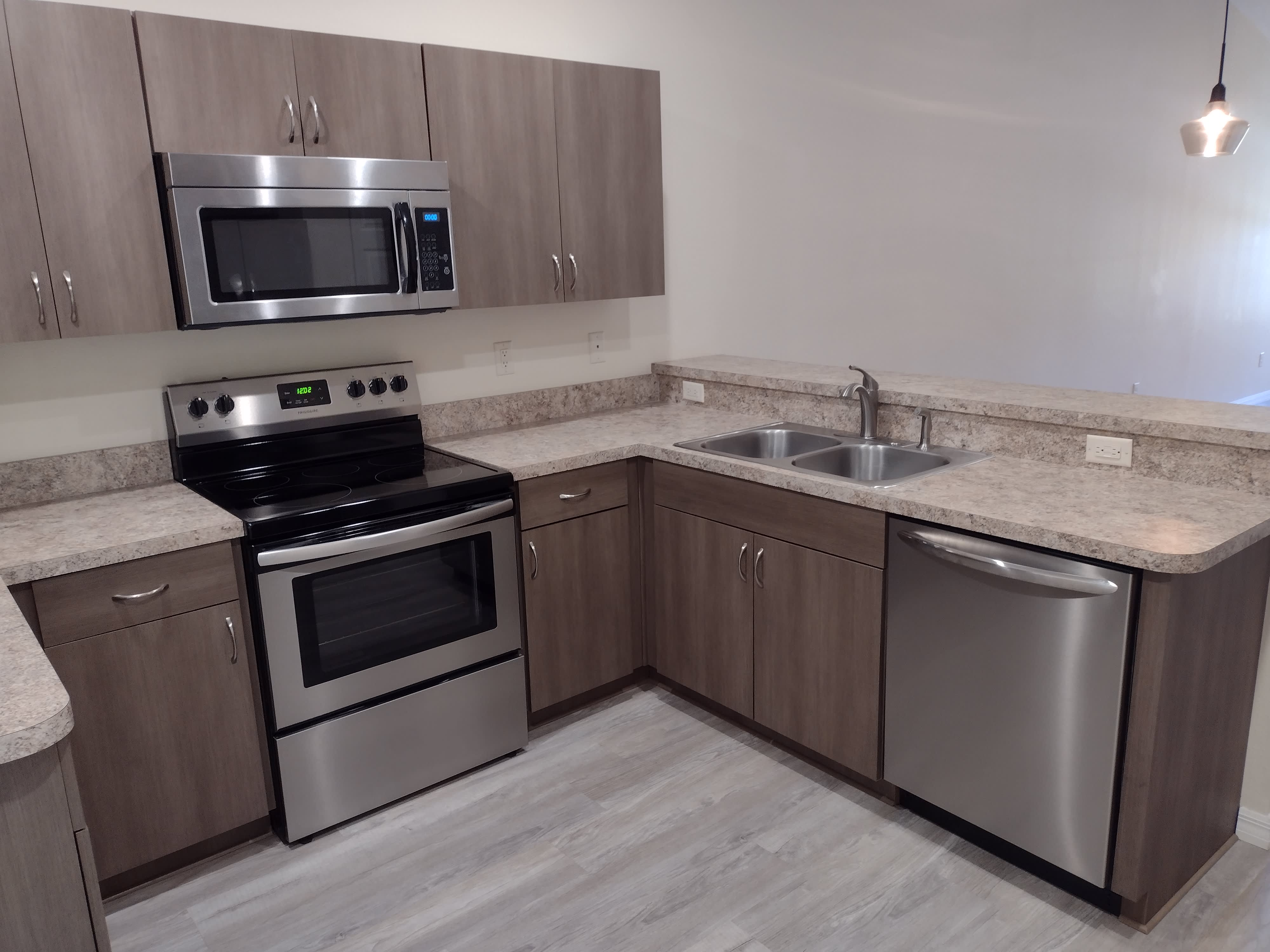 7396 Pond Cir – photo 3