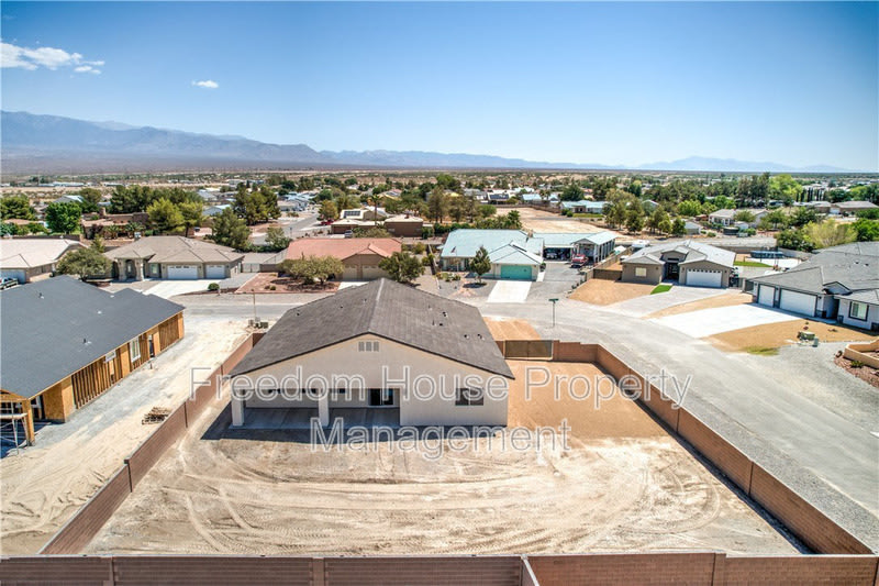 6380 Waterford Street – photo 4