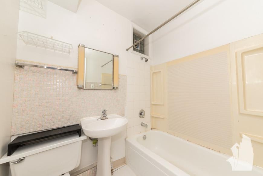 1507 West Barry Avenue – photo 3