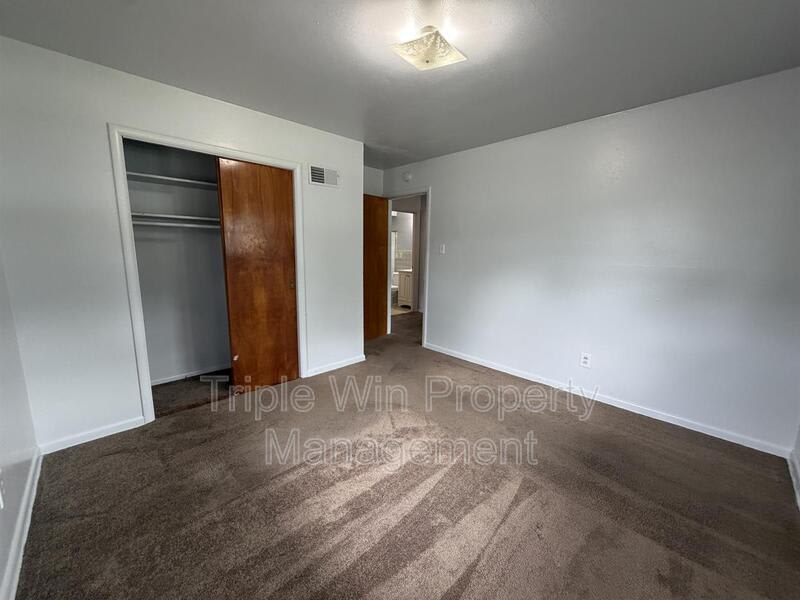 1695 Crowder Dr – photo 5