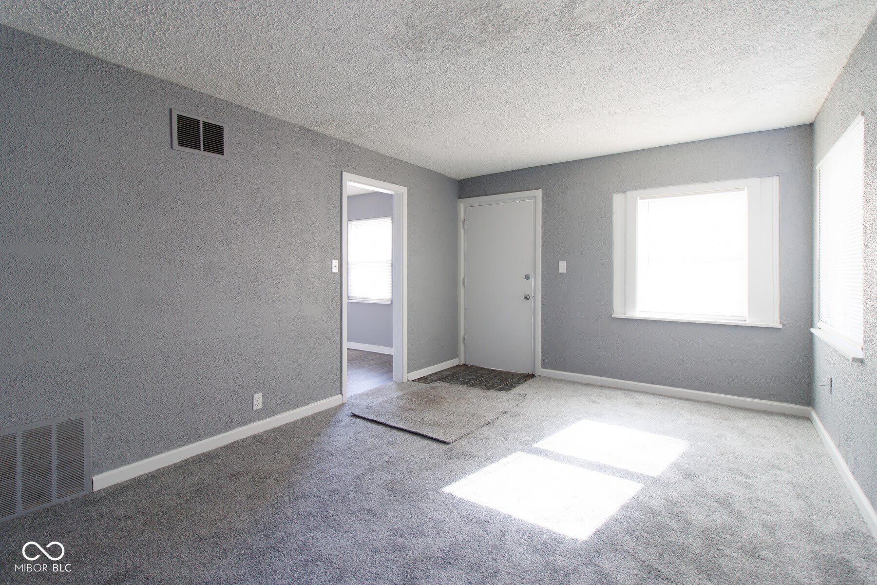 3016 N Gladstone Avenue – photo 4