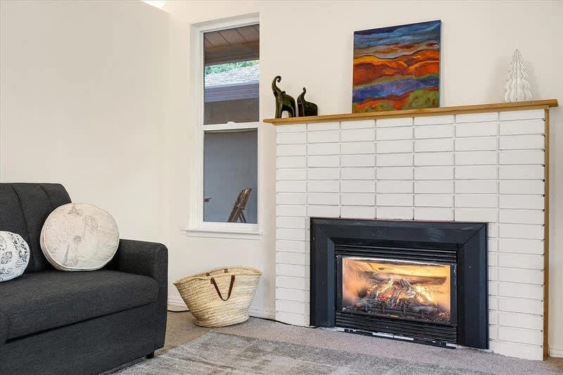 111 Lake Dr – photo 2