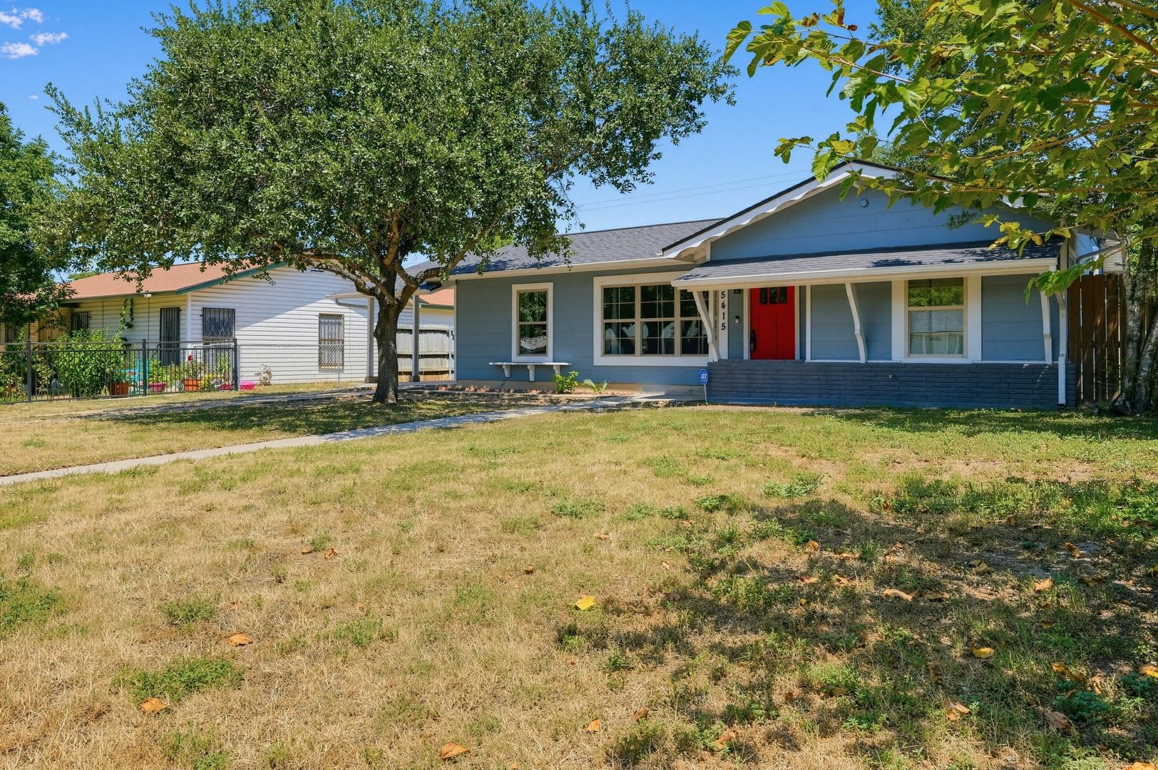 Charming Single-Story Home with Large Private Yard & Covered Patio – photo 3