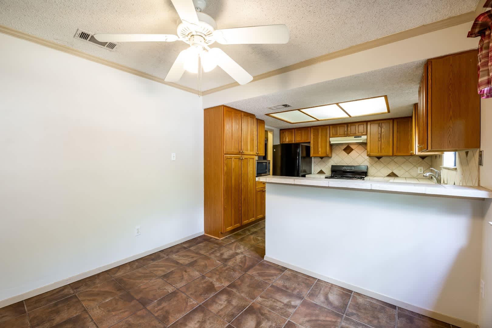 Charming Cottage in North Park Estate – photo 4