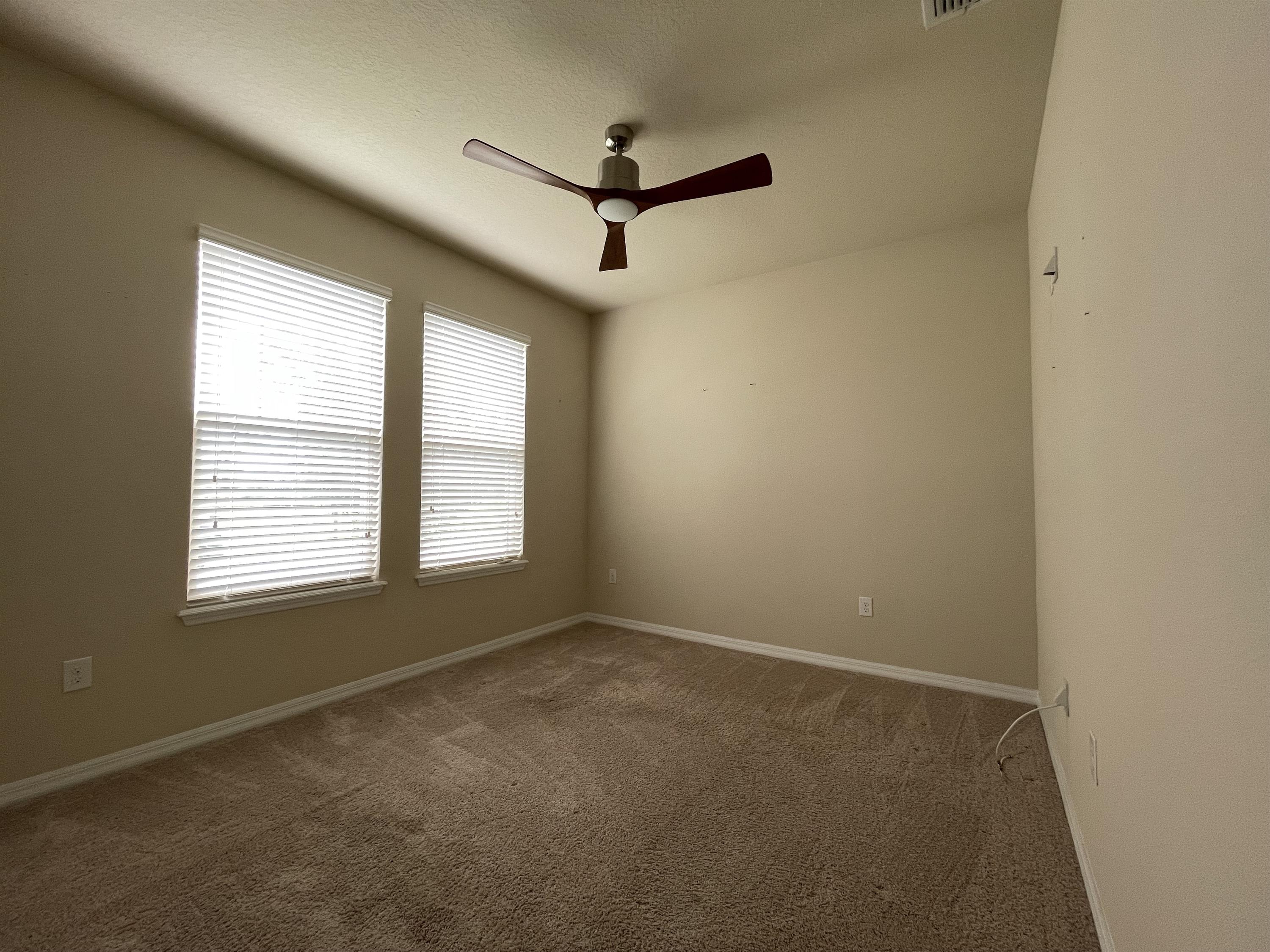 8221 Lakeview Crossing Drive – photo 2