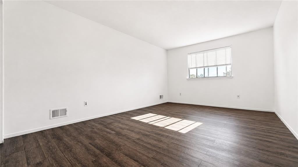 22 Windsor Court – photo 2