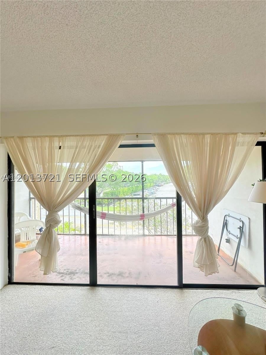 240 Lakeview Dr – photo 3