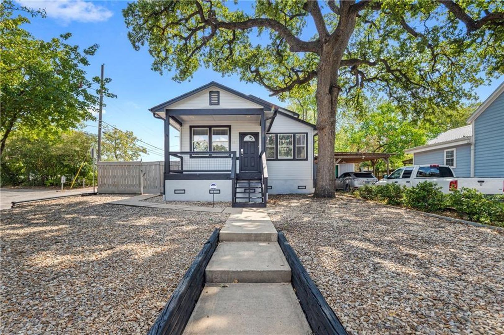 607 W 35th St – photo 4