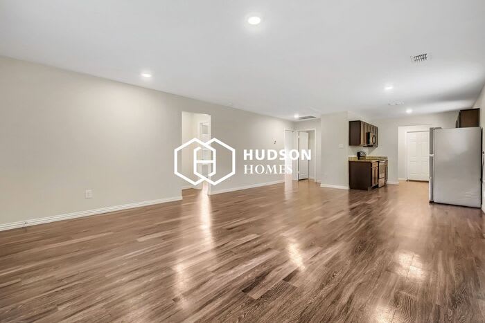 306 Harvey Street – photo 5