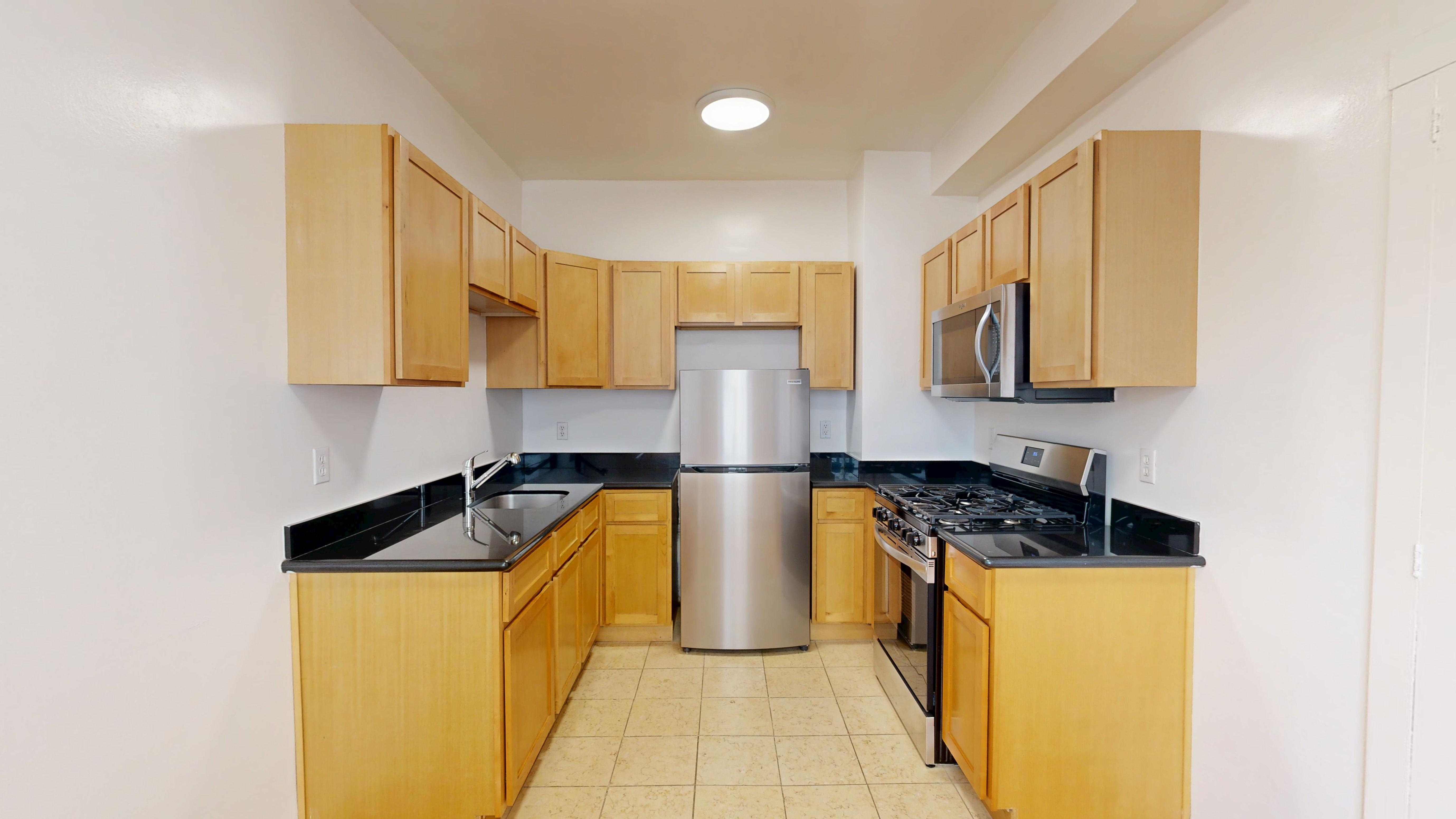 1735 Van Ness – photo 2