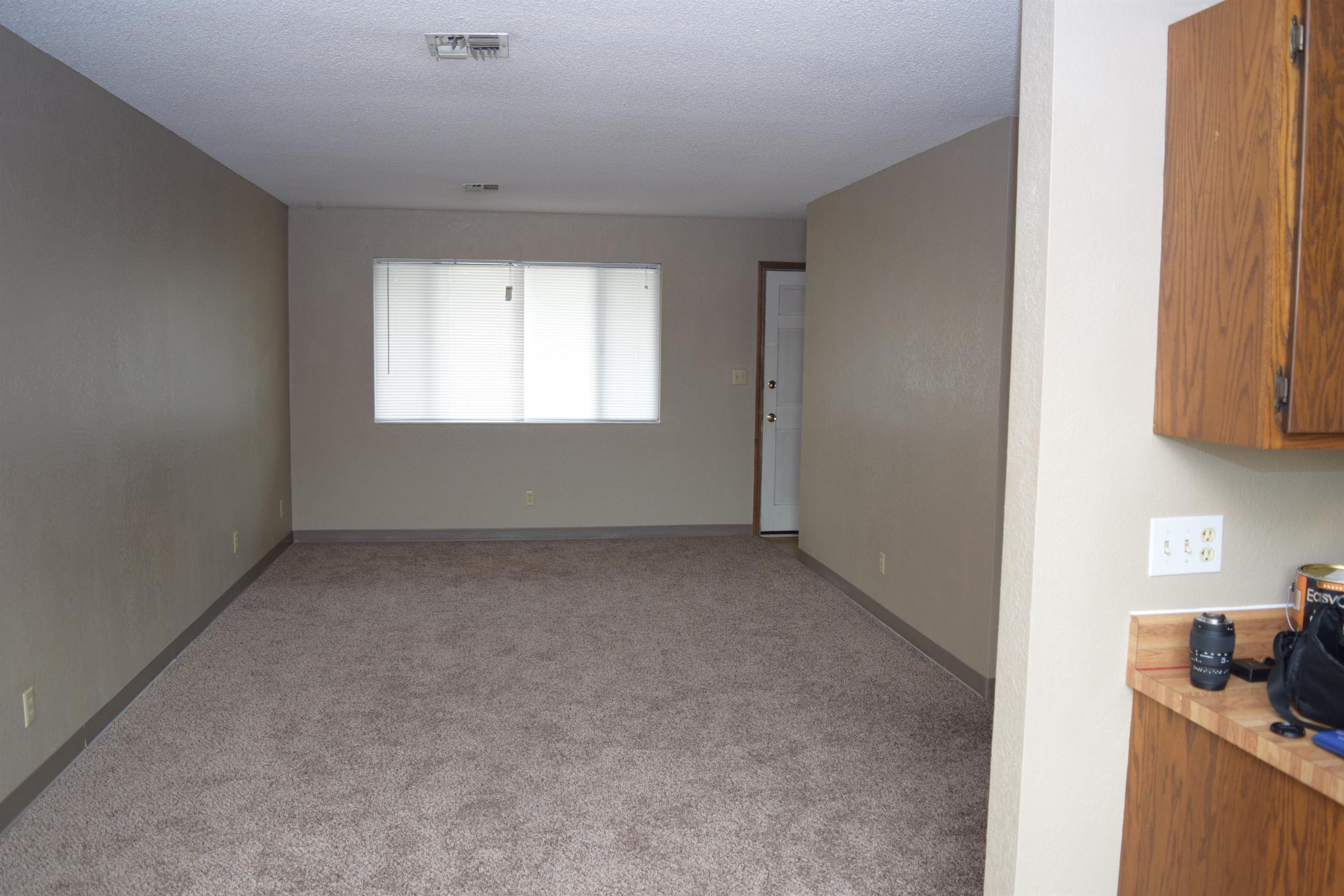 1306 Cherry Place Apt A – photo 3