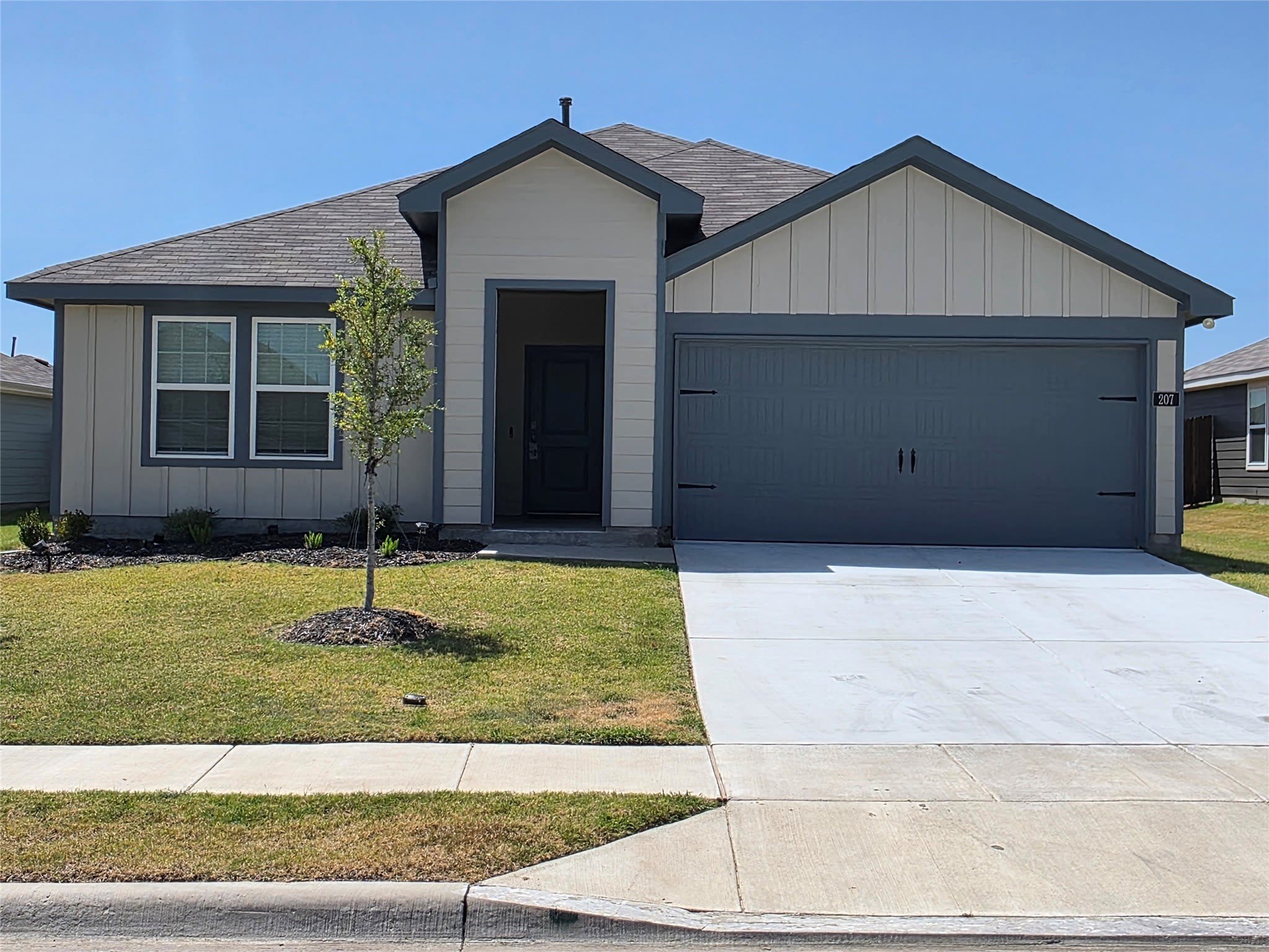 207 Weatherboard Drive – photo 2