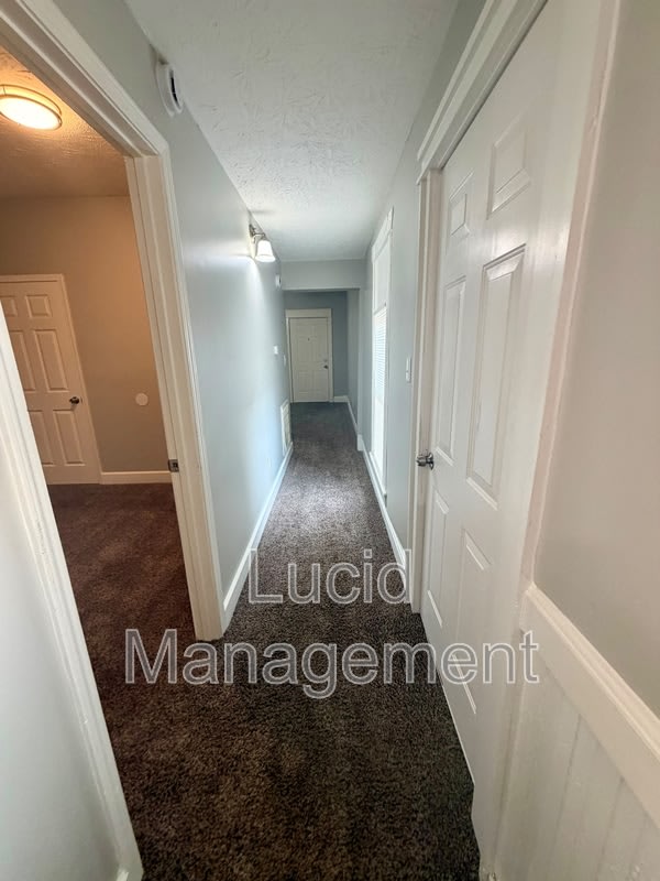 208 Ottawa Ave – photo 5
